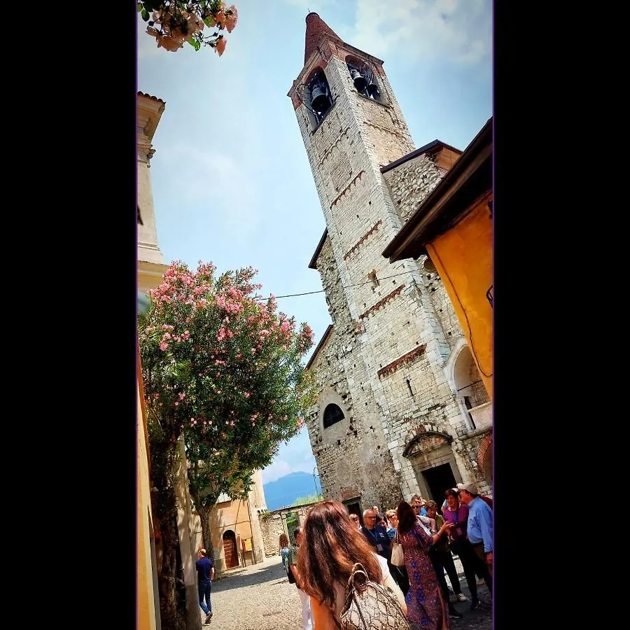 Iseo Portelle Holiday 0*,  Italia