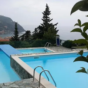 elegant-and-sea-view-excelsior-apartment.hotelitalianriviera.com/